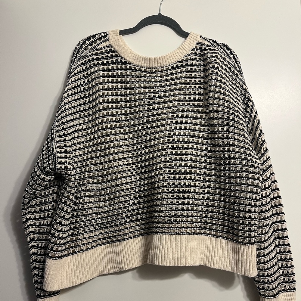 Old Navy Black and Cream Faux-Crochet Eyelet Crew Neck Sweater